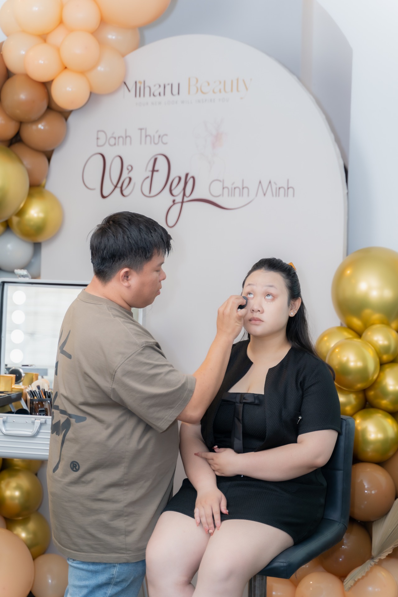 Sử dụng kem che khuyết điểm